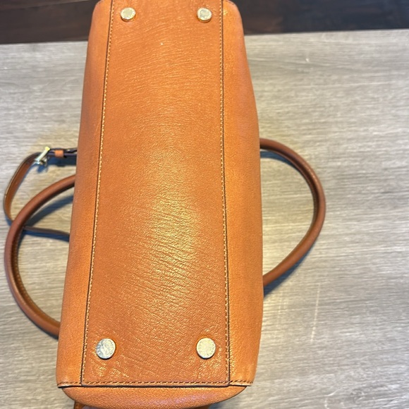 Michael Kors Tan Leather Astrid Satchel Clasp Front Closure Excellent Condition - Picture 5 of 8